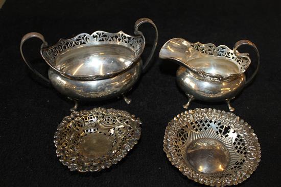 Silver sugar bowl and cream jug, 2 x silver bon bon dishes